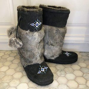 Minnetonka Rabbit Fur Pom Pom Boots